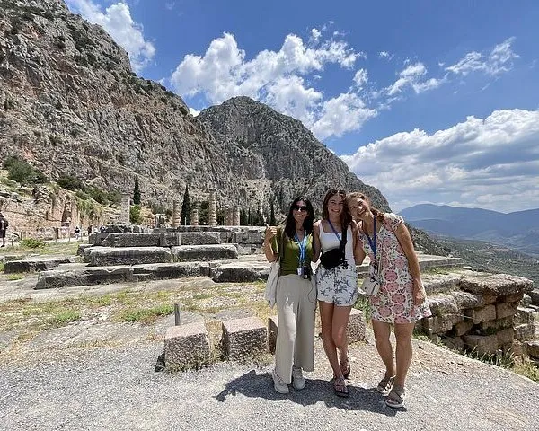 Delphi & Arachova Premium Historical Tour with Expert Tour Guide on Site